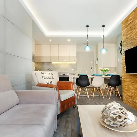 Stunning 2 Bedroom Apartment & Motlawa River View In Gdansk By Noclegi Renters Zewnętrze zdjęcie