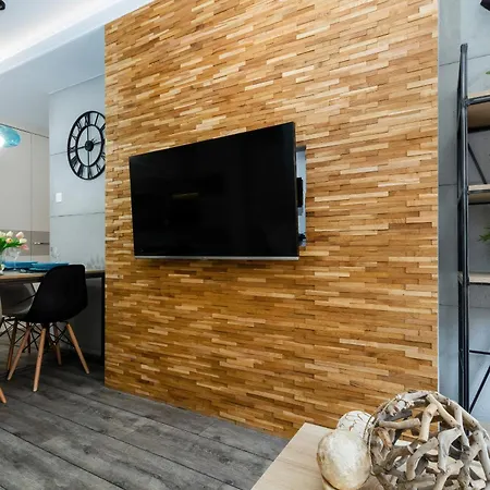 Stunning 2 Bedroom Apartment & Motlawa River View In Gdansk By Noclegi Renters Zewnętrze zdjęcie